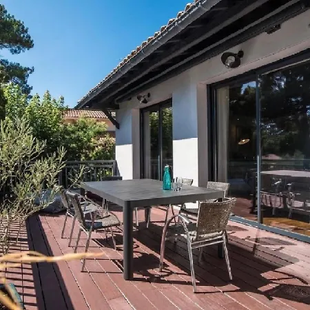 Holiday home Splendide De Prestige En Plein Coeur D'arcachon Avec Piscine